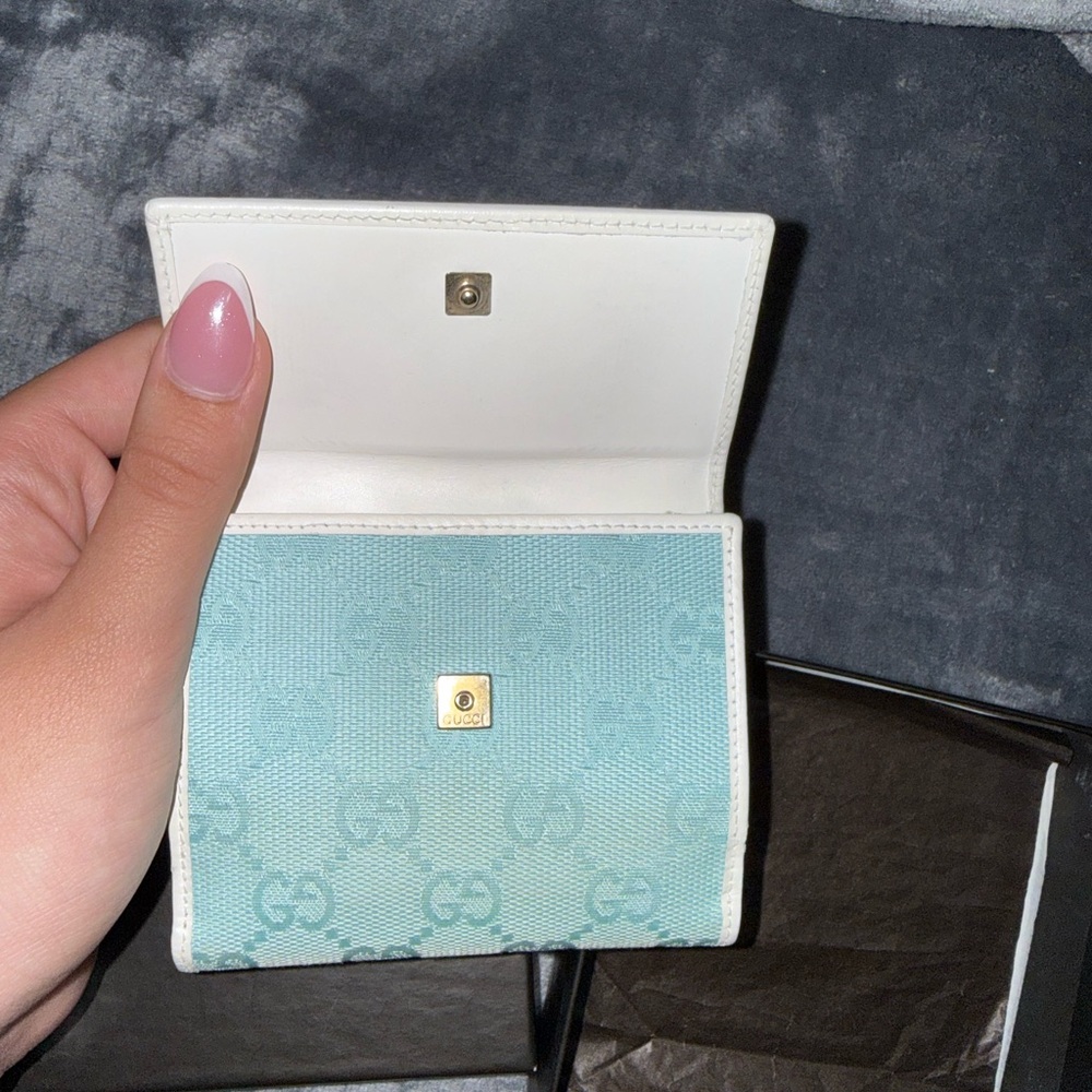 Gucci Cream and Blue Compact Wallet - Picture 3 of 9